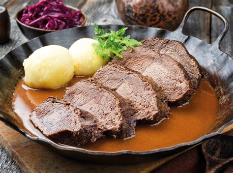  Rheinischer Sauerbraten: Juhlava ja herkullinen lihakeitto yhdistää makeaa ja hapanta täydellisenä kokonaisuutena!